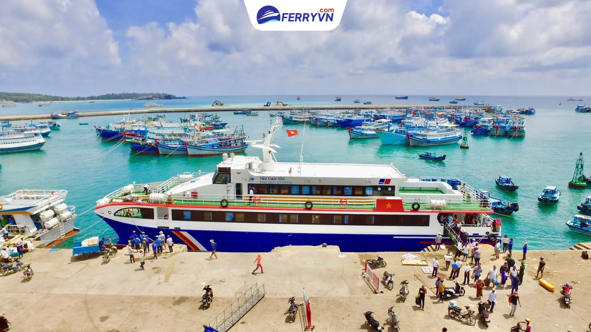 Phu Quy Express twin-hull ferry